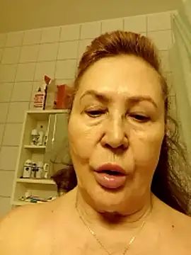 Snapshot of Hottie-Mom chatting on 04/08/26, 09:55 Hottie-Mom online show from 04/08/26, 09:55