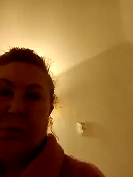 Hottie-Mom online show from 11/05/25, 07:55