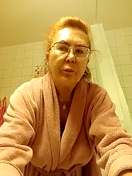 Hottie-Mom online show from 10/12/25, 08:05