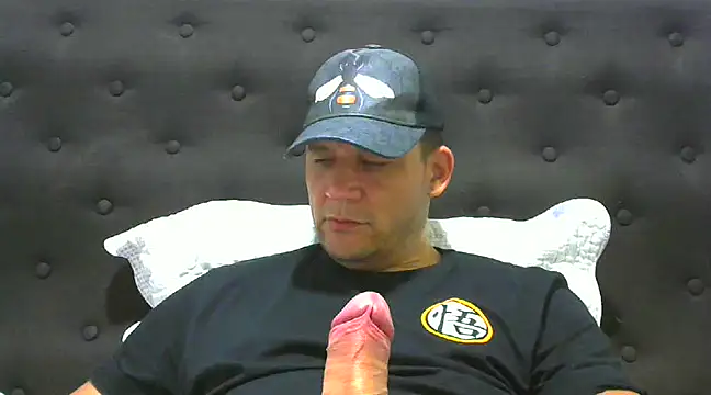Snapshot of altenori112 chatting on 02/20/25, 01:25 altenori112 online show from 02/20/25, 01:25