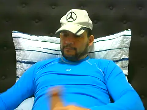 Snapshot of altenori112 chatting on 10/20/25, 12:38 altenori112 online show from 10/20/25, 12:38