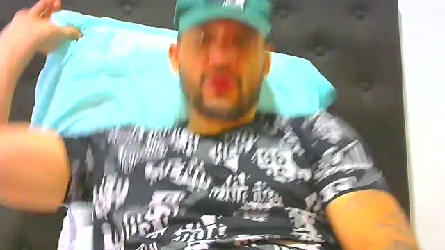 Snapshot of altenori112 chatting on 11/29/25, 01:55 altenori112 online show from 11/29/25, 01:55