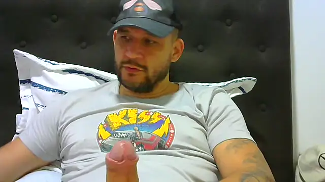 Snapshot of altenori112 chatting on 11/22/25, 07:57 altenori112 online show from 11/22/25, 07:57