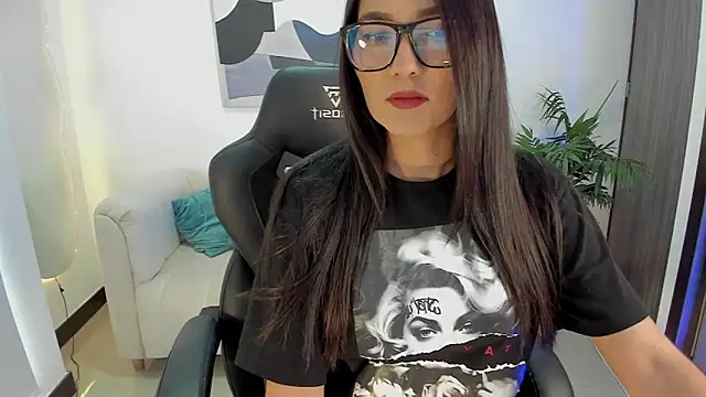 SaraParker  online show from 03/21/25, 03:35