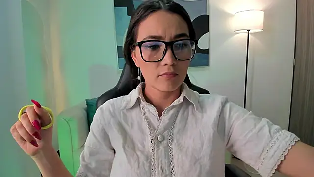 Snapshot of SaraParker_ chatting on 06/02/26, 12:32 SaraParker online show from 06/02/26, 12:32