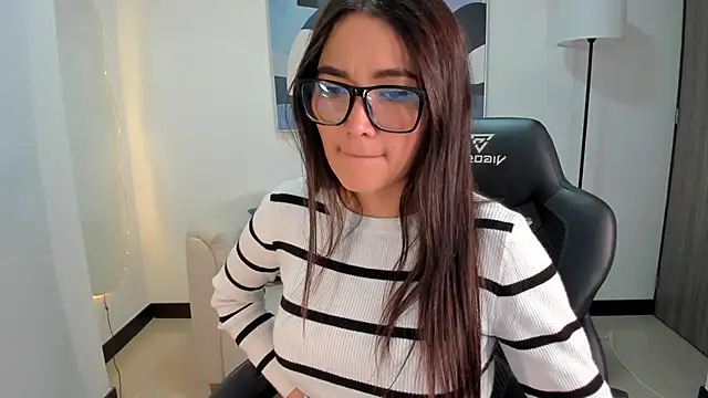 SaraParker  online show from 12/18/25, 11:08