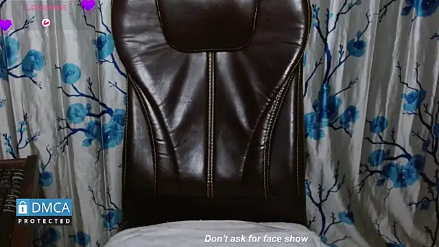Snapshot of Ria_fun chatting on 06/18/26, 10:31 Ria fun online show from 06/18/26, 10:31