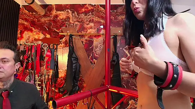 Snapshot of boy_n_girl chatting on 10/29/25, 08:57 boy n girl online show from 10/29/25, 08:57