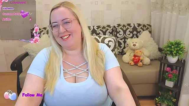 Snapshot of Ginesia chatting on 02/19/25, 02:01 Ginesia online show from 02/19/25, 02:01