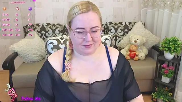 Snapshot of Ginesia chatting on 02/06/25, 01:32 Ginesia online show from 02/06/25, 01:32