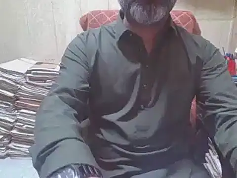 hairymaster95 online show from 10/23/25, 04:33