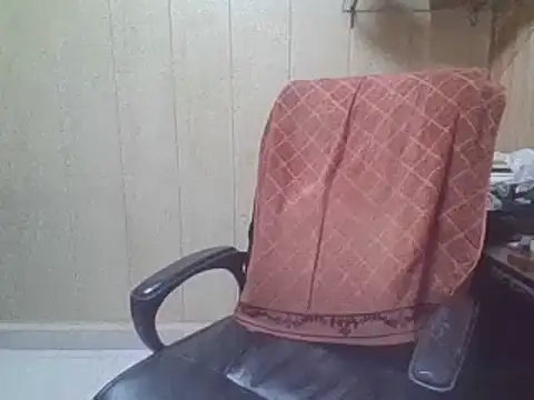 Snapshot of hairymaster95 chatting on 06/18/26, 04:11 hairymaster95 online show from 06/18/26, 04:11