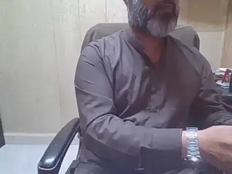 hairymaster95 online show from 11/25/25, 04:24