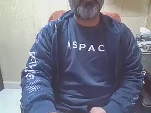 Snapshot of hairymaster95 chatting on 02/08/26, 07:17 hairymaster95 online show from 02/08/26, 07:17