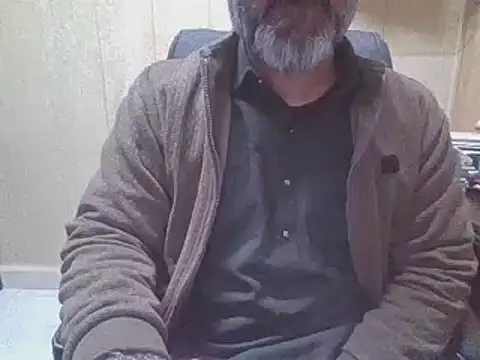 Snapshot of hairymaster95 chatting on 01/13/26, 04:16 hairymaster95 online show from 01/13/26, 04:16