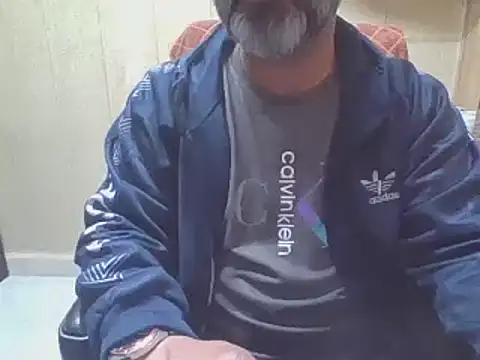 Snapshot of hairymaster95 chatting on 02/22/26, 07:44 hairymaster95 online show from 02/22/26, 07:44