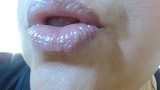 Kerly Doll online show from 02/06/26, 12:23