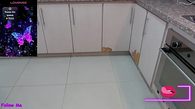 Kerly Doll online show from 10/01/25, 12:09