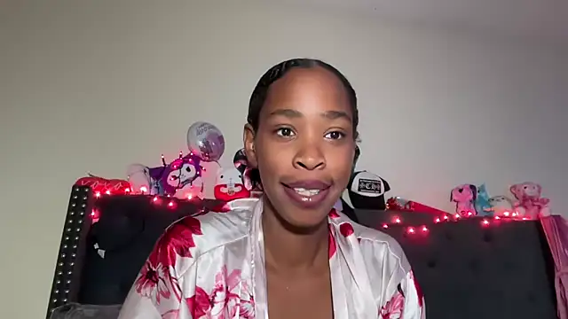 Snapshot of Cum2Charm chatting on 10/16/25, 11:29 Cum2Charm online show from 10/16/25, 11:29
