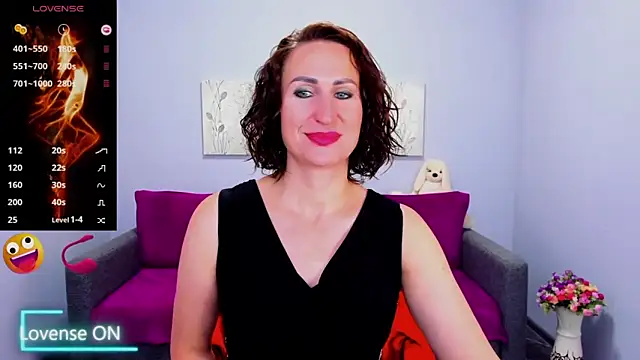 Snapshot of Nia_Smithh chatting on 09/27/25, 05:35 Nia Smithh online show from 09/27/25, 05:35