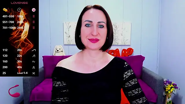 Snapshot of Nia_Smithh chatting on 02/20/25, 01:19 Nia Smithh online show from 02/20/25, 01:19