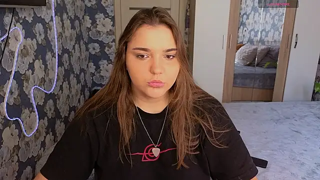  momiji  online show from 03/24/26, 09:31