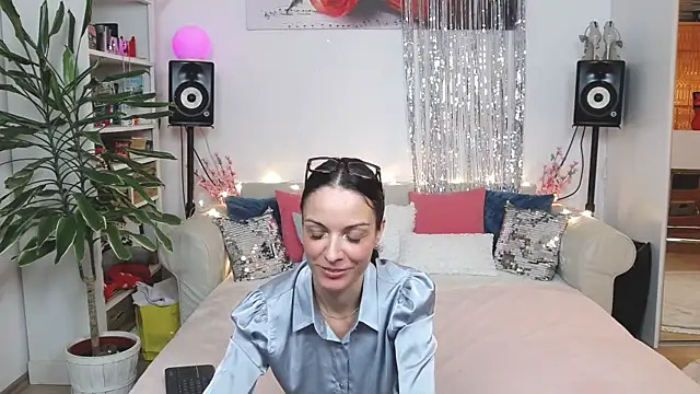 JaneDejaySC online show from 04/12/26, 08:01