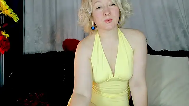 Snapshot of Mia_Wintermood chatting on 06/29/26, 09:05 Mia Wintermood online show from 06/29/26, 09:05