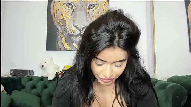 Snapshot of AnnaKarin chatting on 02/25/25, 10:53 AnnaKarin online show from 02/25/25, 10:53