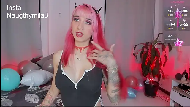 Snapshot of Sky_dominika_ chatting on 11/18/25, 01:21 Sky dominika online show from 11/18/25, 01:21