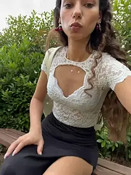  MiaQueen  online show from 06/04/26, 03:49