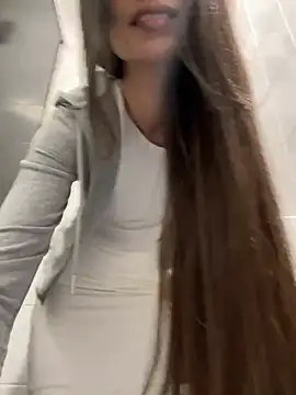  MiaQueen  online show from 03/18/26, 10:54