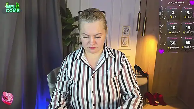 Snapshot of YolandaKiss chatting on 03/20/25, 08:29 YolandaKiss online show from 03/20/25, 08:29