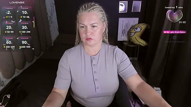 Snapshot of YolandaKiss chatting on 09/14/25, 08:09 YolandaKiss online show from 09/14/25, 08:09