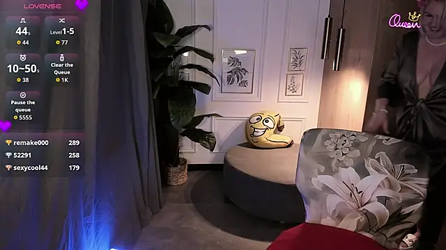 Snapshot of YolandaKiss chatting on 04/06/26, 04:46 YolandaKiss online show from 04/06/26, 04:46