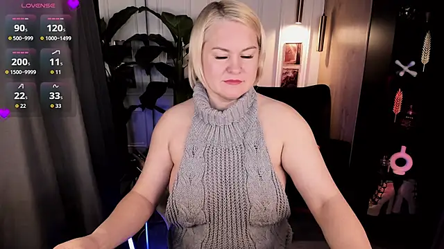 YolandaKiss online show from 06/18/26, 08:36