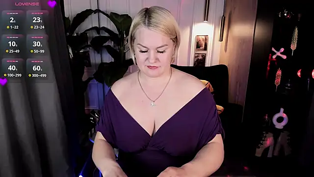 YolandaKiss online show from 06/19/26, 08:25