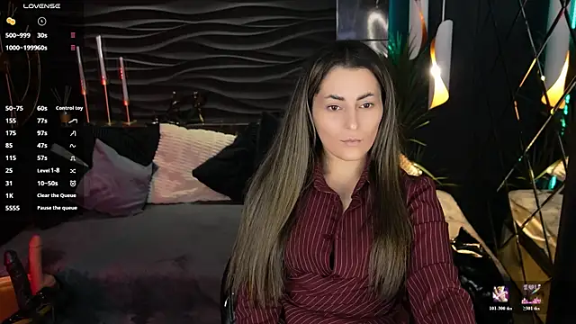 Snapshot of KylieMellow chatting on 06/10/26, 01:45 KylieMellow online show from 06/10/26, 01:45