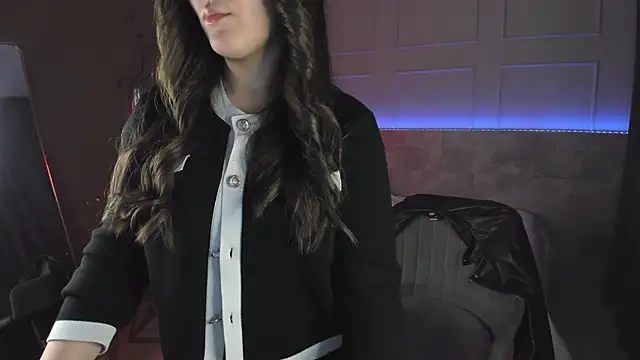 Snapshot of KylieMellow chatting on 09/22/25, 05:46 KylieMellow online show from 09/22/25, 05:46