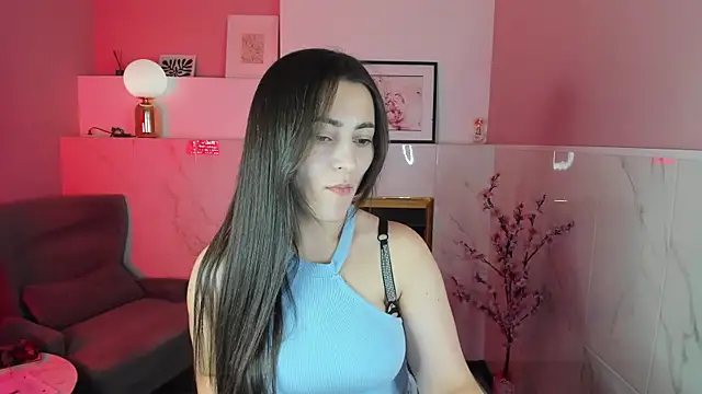 Snapshot of KylieMellow chatting on 09/11/25, 01:33 KylieMellow online show from 09/11/25, 01:33