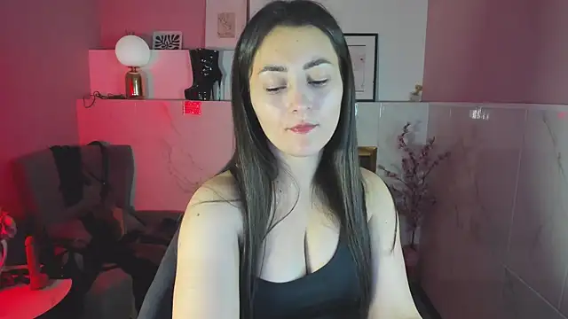 Snapshot of KylieMellow chatting on 11/06/25, 01:15 KylieMellow online show from 11/06/25, 01:15