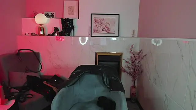 Snapshot of KylieMellow chatting on 09/21/25, 05:34 KylieMellow online show from 09/21/25, 05:34