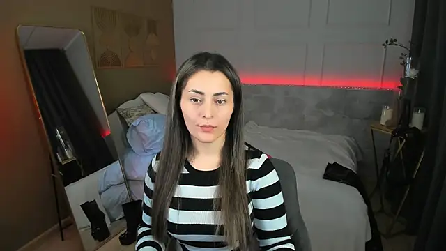KylieMellow online show from 04/28/26, 01:37