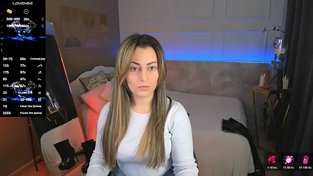 KylieMellow online show from 04/15/26, 05:35