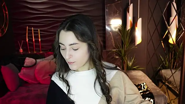 Snapshot of KylieMellow chatting on 09/27/25, 05:35 KylieMellow online show from 09/27/25, 05:35