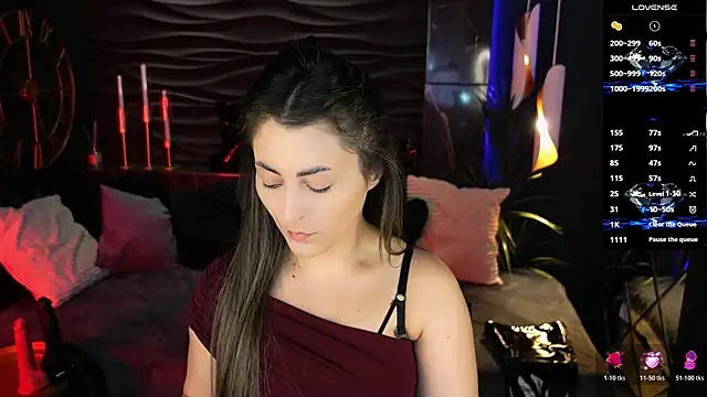 Snapshot of KylieMellow chatting on 07/03/26, 01:28 KylieMellow online show from 07/03/26, 01:28