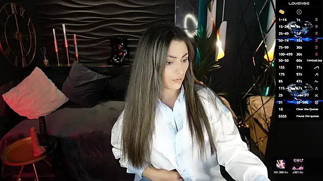 Snapshot of KylieMellow chatting on 06/26/26, 02:01 KylieMellow online show from 06/26/26, 02:01