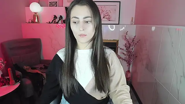 Snapshot of KylieMellow chatting on 09/25/25, 01:39 KylieMellow online show from 09/25/25, 01:39