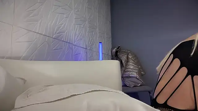 Reyna63 online show from 09/25/25, 04:57