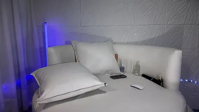 Reyna63 online show from 10/18/25, 01:24